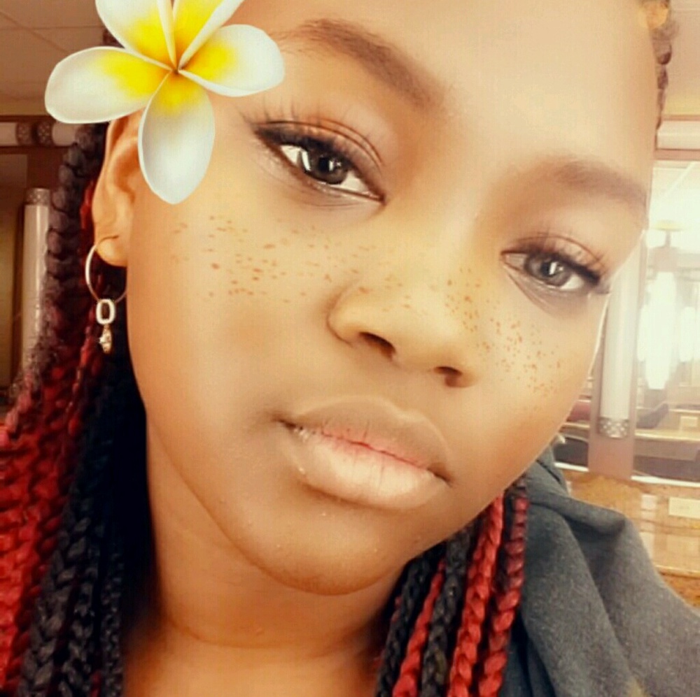 Meet your Posher, Kayla